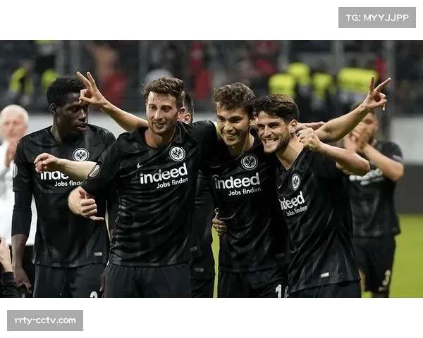 战术通讯：法兰克福凭借弹性防守从安联球场带走一分